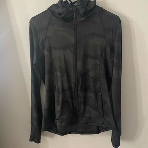 black camo fitted zip up jacket